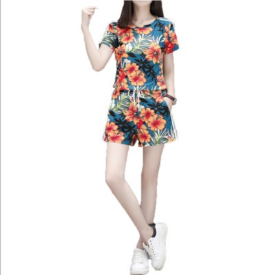 A large-sized loose and slimming two-piece set of fashionable and stylish shorts and wide-leg pants for women Specification image