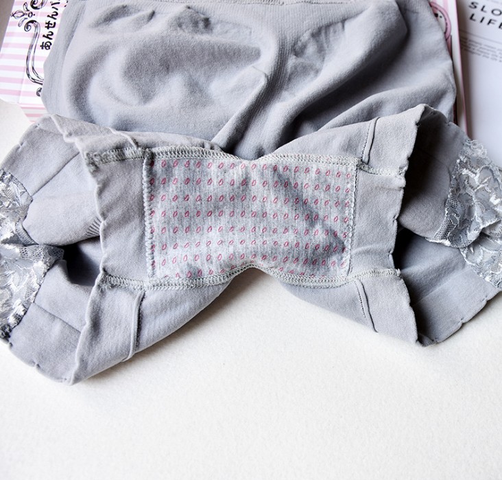 Safety pants lift the buttocks, tuck in the abdomen, prevent exposure, lace seamless four-corner flat underwear, women's thin style, large size Specification image