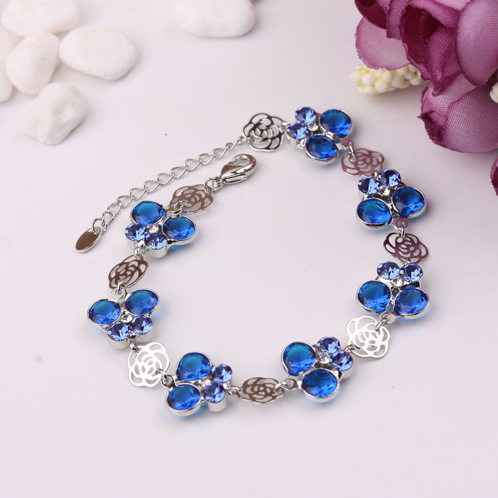 A simple and individualistic 520 gift with a Korean version of a bracelet, set with a 10-yuan supply from a Swarovski boutique details Picture