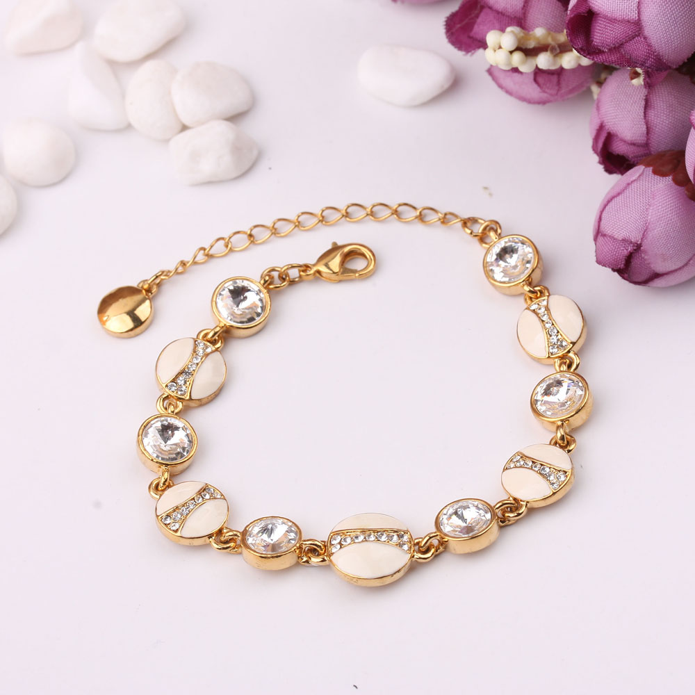 A simple and individualistic 520 gift with a Korean version of a bracelet, set with a 10-yuan supply from a Swarovski boutique Specification image