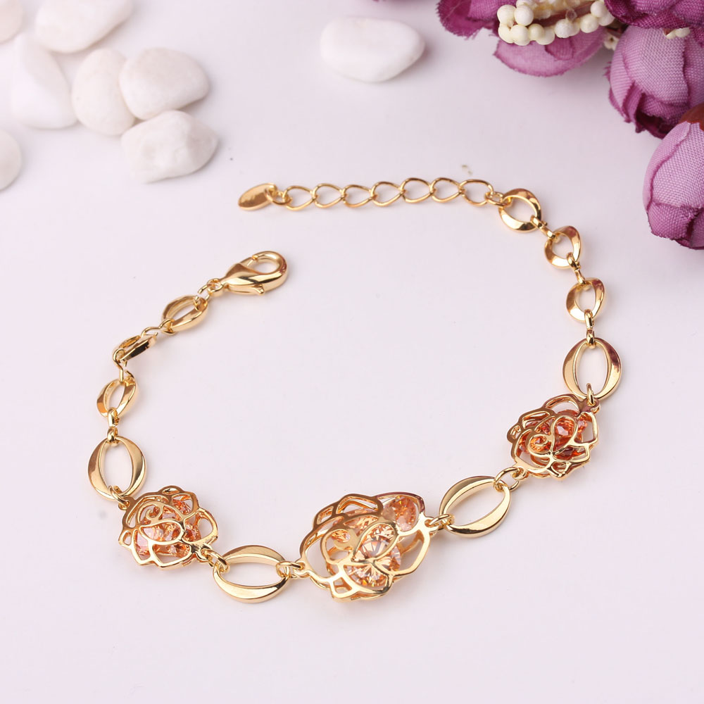 A simple and individualistic 520 gift with a Korean version of a bracelet, set with a 10-yuan supply from a Swarovski boutique