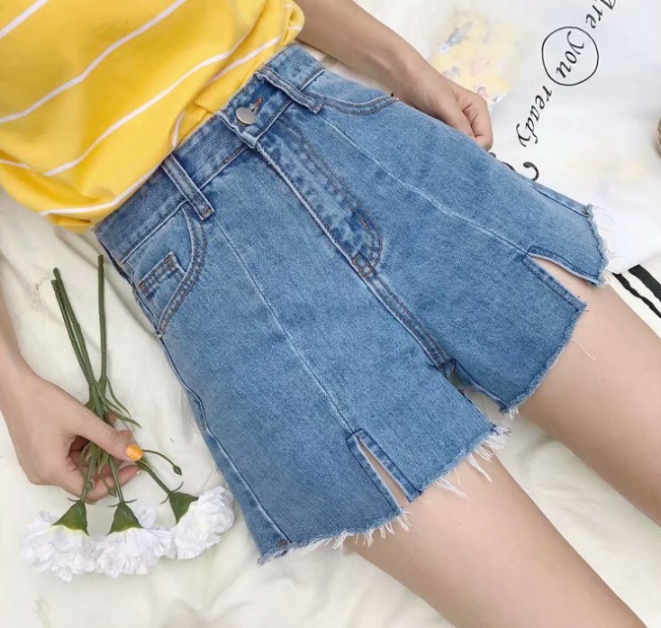 New Korean-style loose student high-waisted chic pants, hot pants with frayed edges and slit denim shorts for women