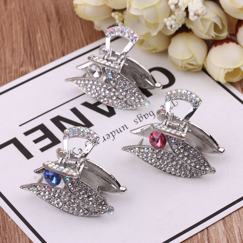 Alloy diamond-encrusted hair accessory, hair grips, retro bow, medium size, black metal medium grips, updo, hair clips, ponytail headwear details Picture