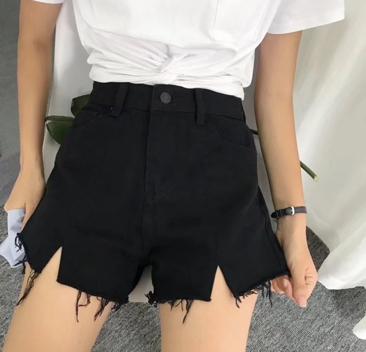 New Korean-style loose student high-waisted chic pants, hot pants with frayed edges and slit denim shorts for women Application Scenario
