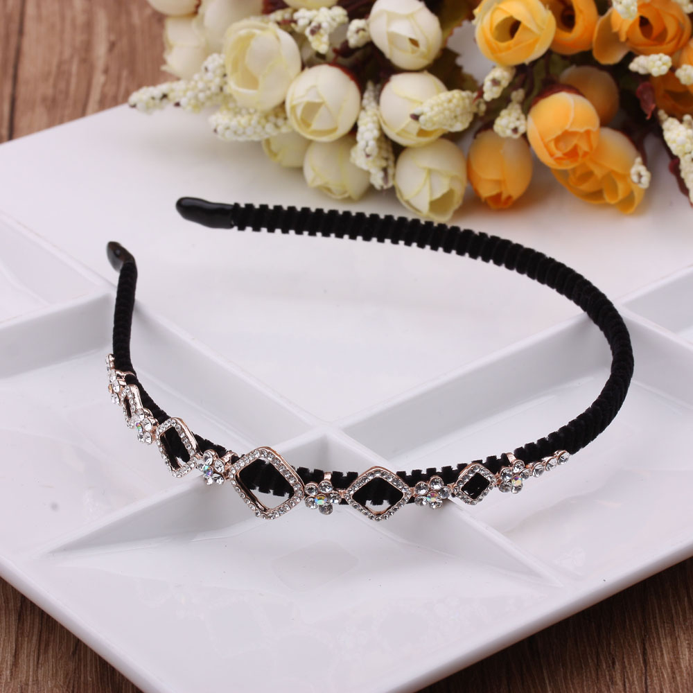 Korean style cute water diamond fine-edge fabric hair band, bangs hair clip, adult anti-slip headband, head accessory for women Application Scenario