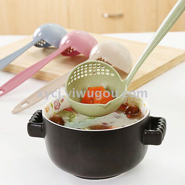 Long-handled dual-purpose large soup spoon, thickened hot pot ladle, plastic porridge ladle, household soup spoon and strainer Application Scenario