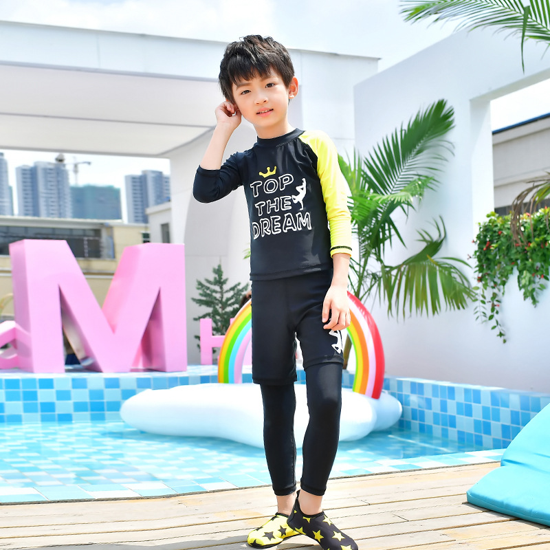 2018 Children's swimsuits for boys and girls, sun protection one-piece long-sleeved swimsuits, three-piece diving suits, small, medium and large children's swimming suits Application Scenario