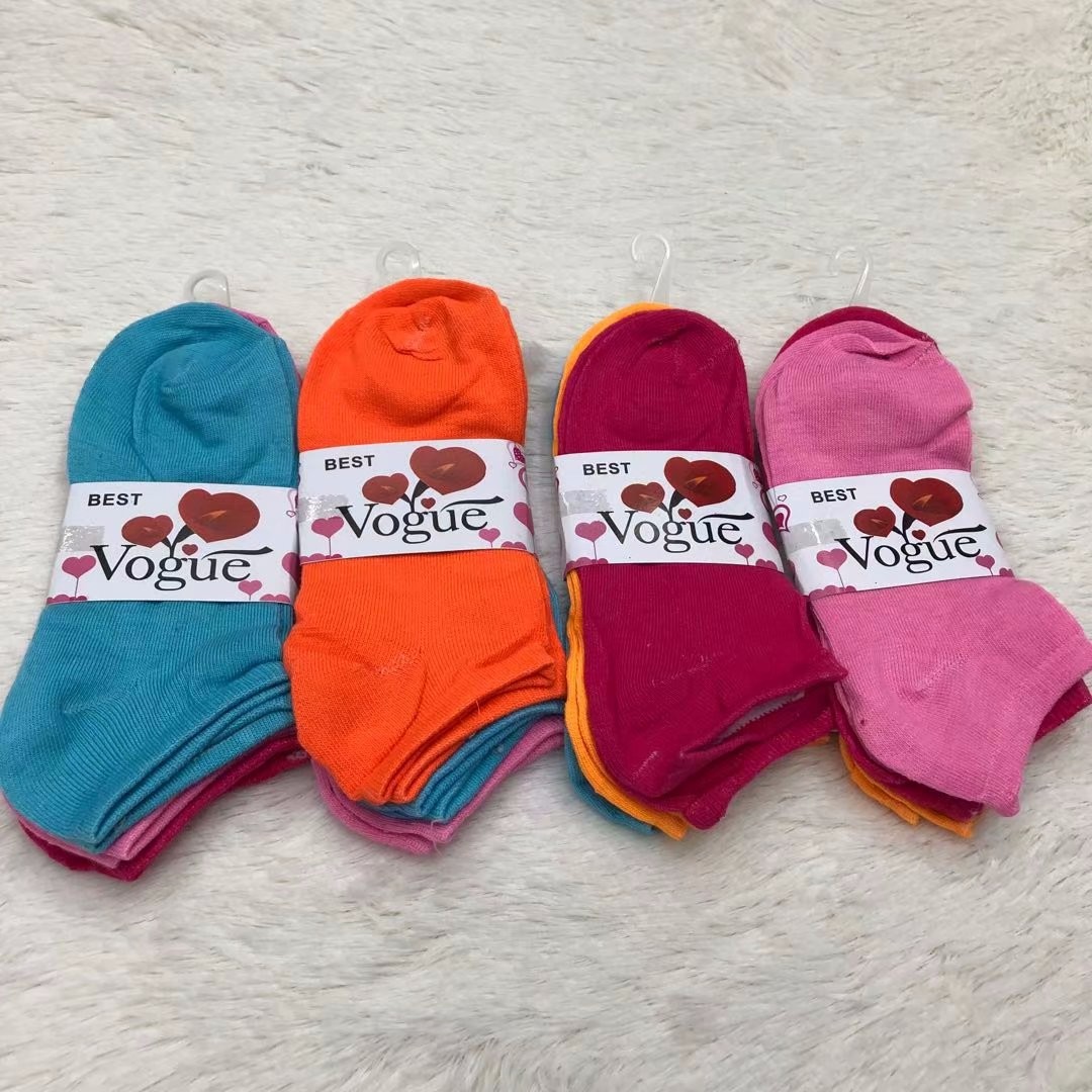 Wholesale of candy-colored women's boat socks, solid-colored flat socks, and rainbow-colored socks from manufacturers Application Scenario
