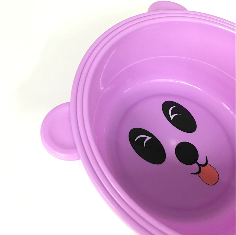 Sunshine Department Store's expression plastic washbasins, cute bear head washbasins, cartoon children's washbasins and foot washbasins Application Scenario