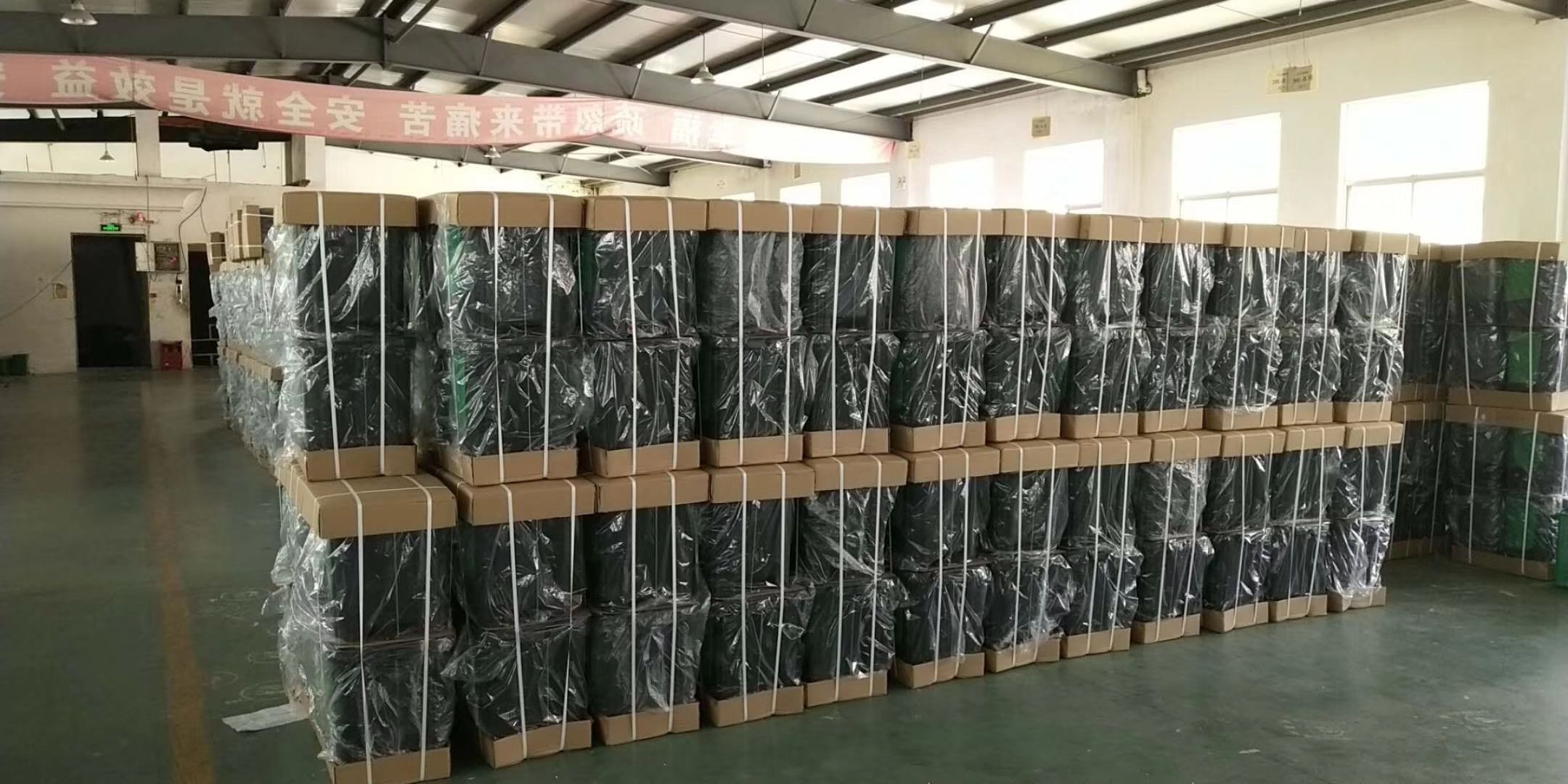 垃圾桶实物图