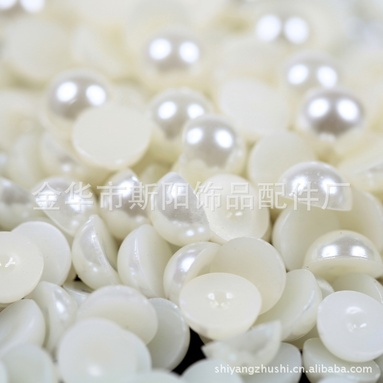 A large number of manufacturers supply 13MM half surface plastic paint beads clothing accessories accessories