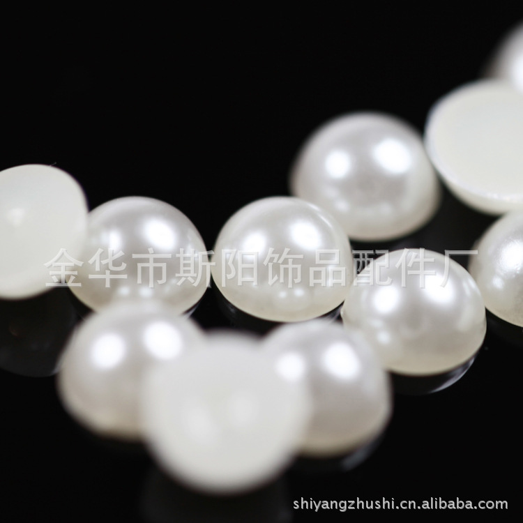 Wholesale of 11mm off-white lacquered imitation pearl bracelets, necklaces, nail accessories and colorful round balls Application Scenario