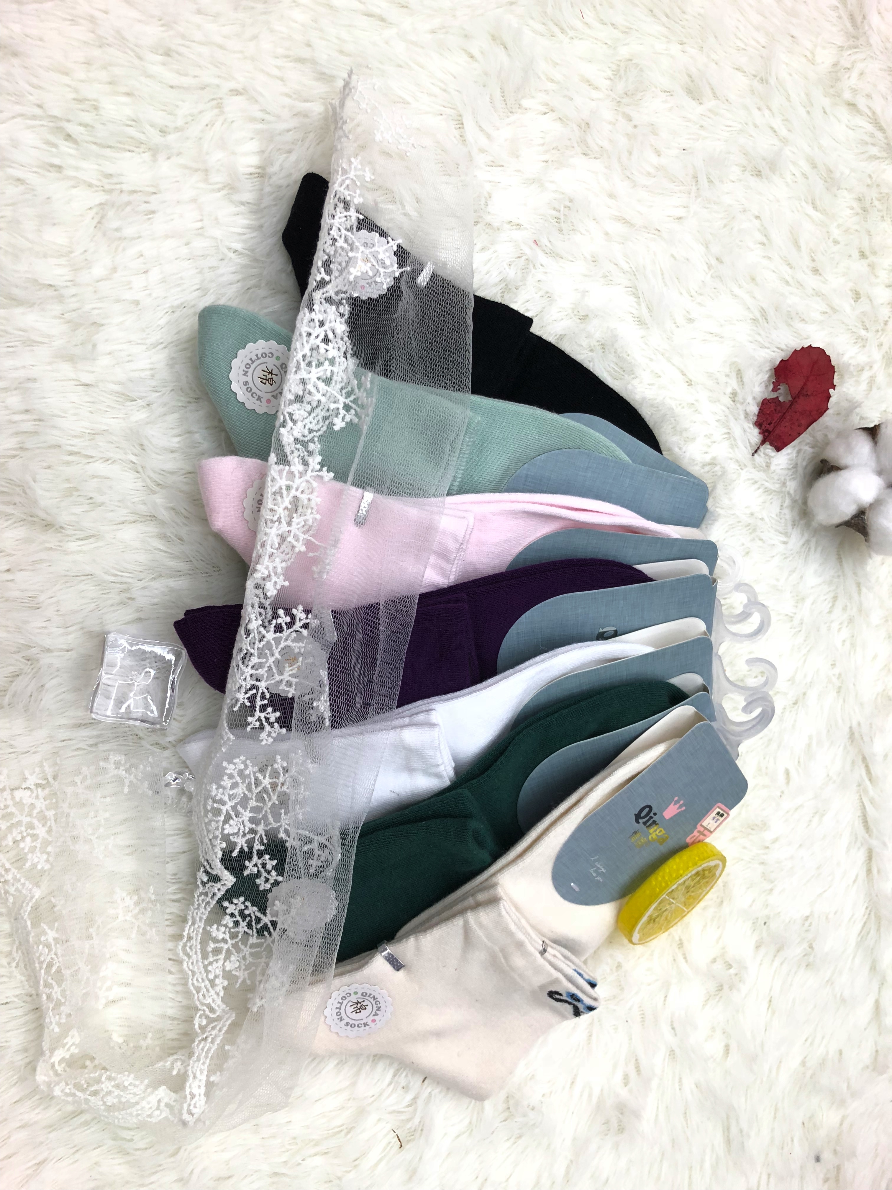 Qingna socks are simple and cute, with combed cotton and candy colors. They are from the Japanese and Korean series of women's socks. The manufacturer offers direct sales with discounts