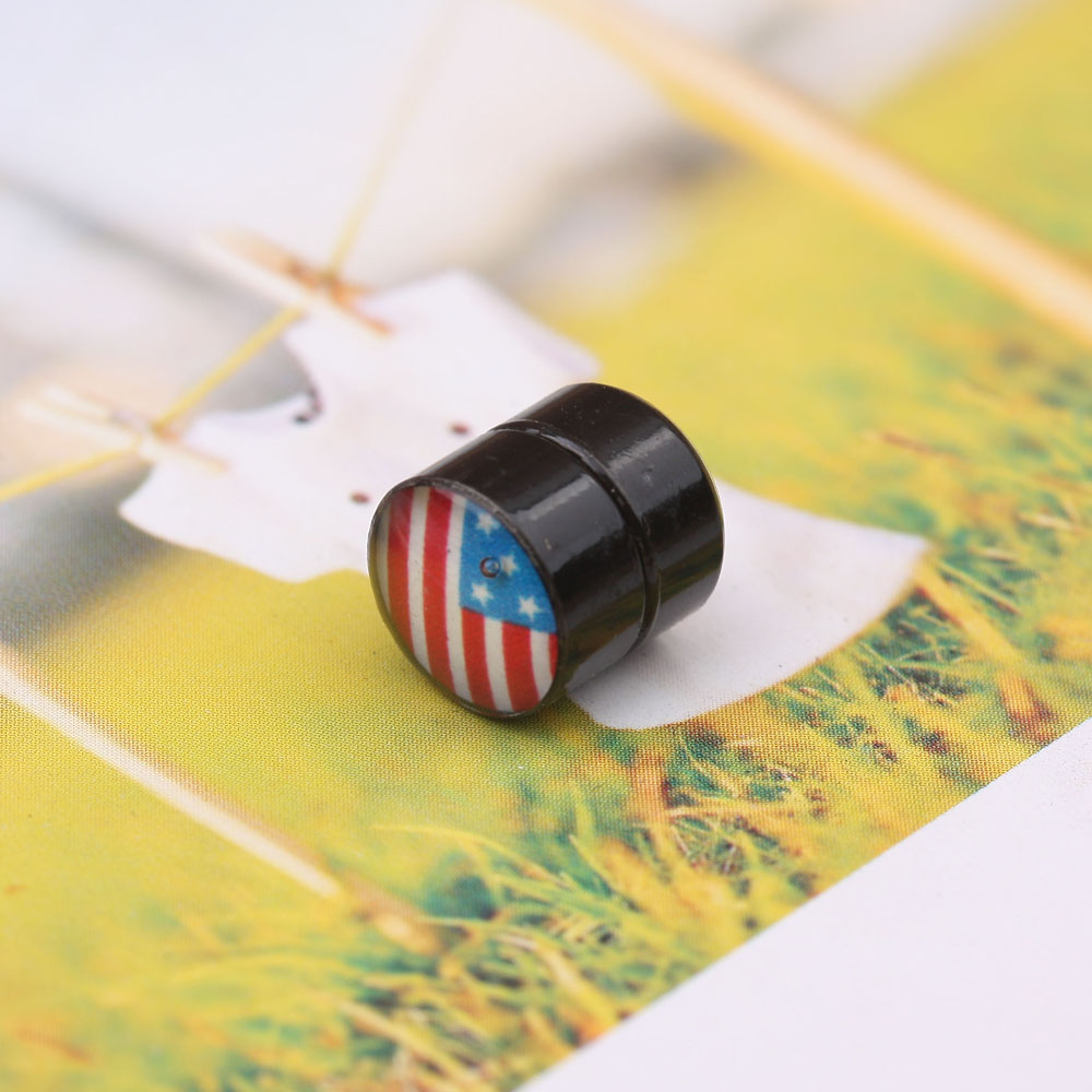 5-yuan store supply: Men's trendy, personalized and fashionable magnetic stud earrings, magnetic earrings, black trendsetter, no ear piercings, ear clips details Picture