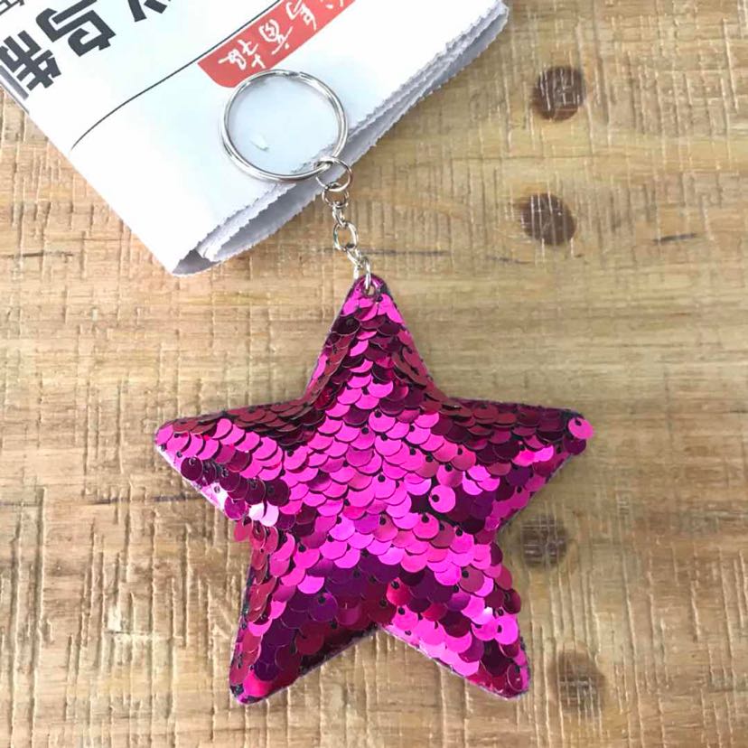 Ultrasonic sequin pendant, five-pointed star sequin keychain pendant, double-sided sequin keychain sequin gashapon pendant Application Scenario