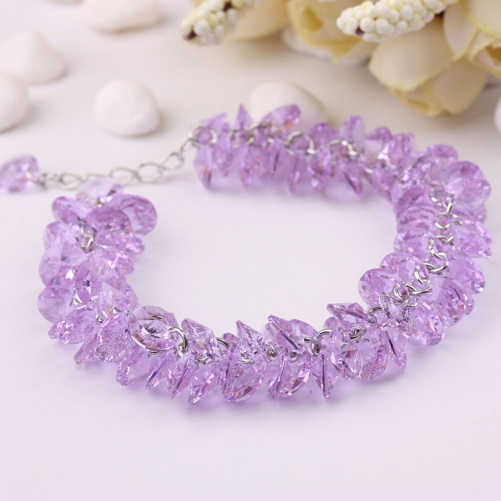The boutique has a fresh supply of ice flower bracelets, purple diamond artificial zircon bracelets, super shiny jewelry and versatile bracelets Application Scenario
