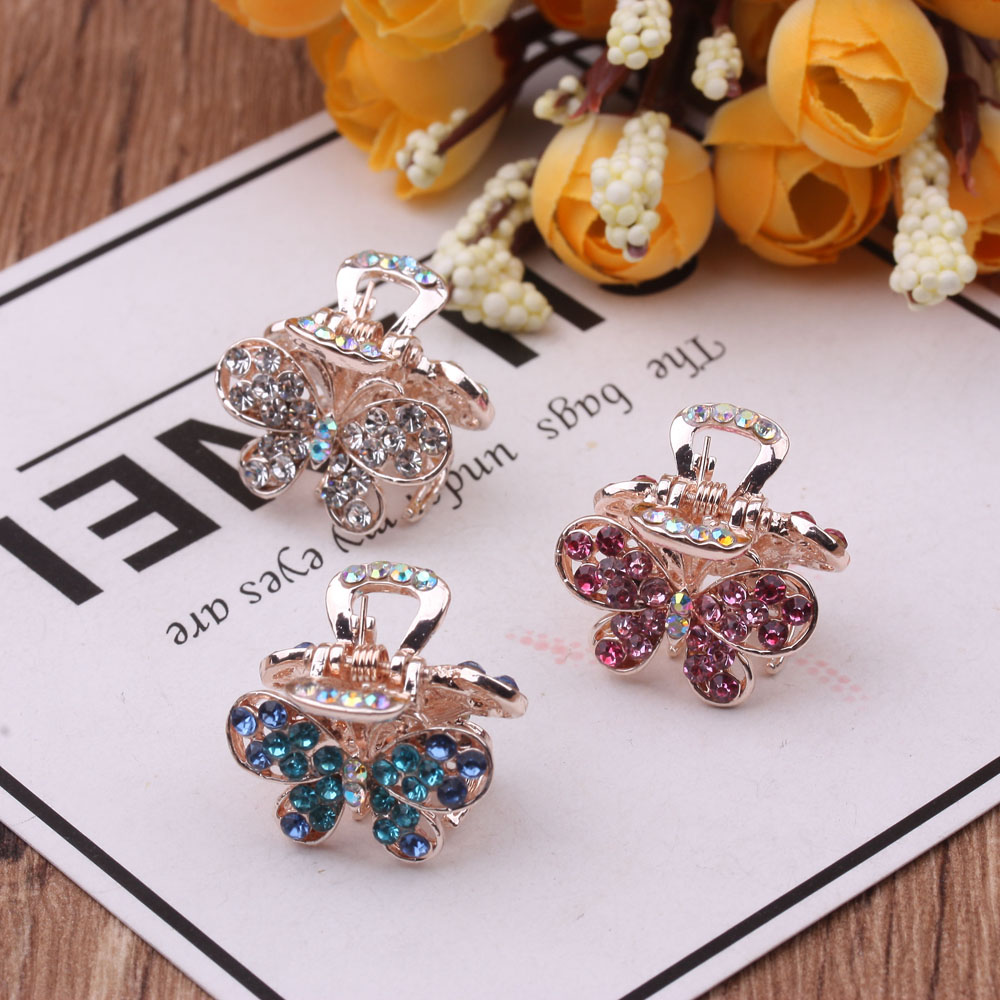 10-yuan accessories: Small hair clips, hair accessories, rhinestone headwear, bangs clips, small grabbers, mini hair grabbers, and diamond-encrusted top clips Application Scenario
