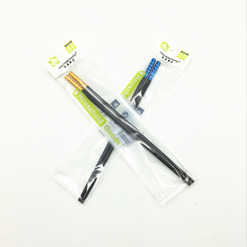 Sunshine Department Store bag 1 pair of alloy chopsticks, hotel stainless steel solid wood high-temperature resistant chopsticks, anti-slip alloy chopsticks Application Scenario