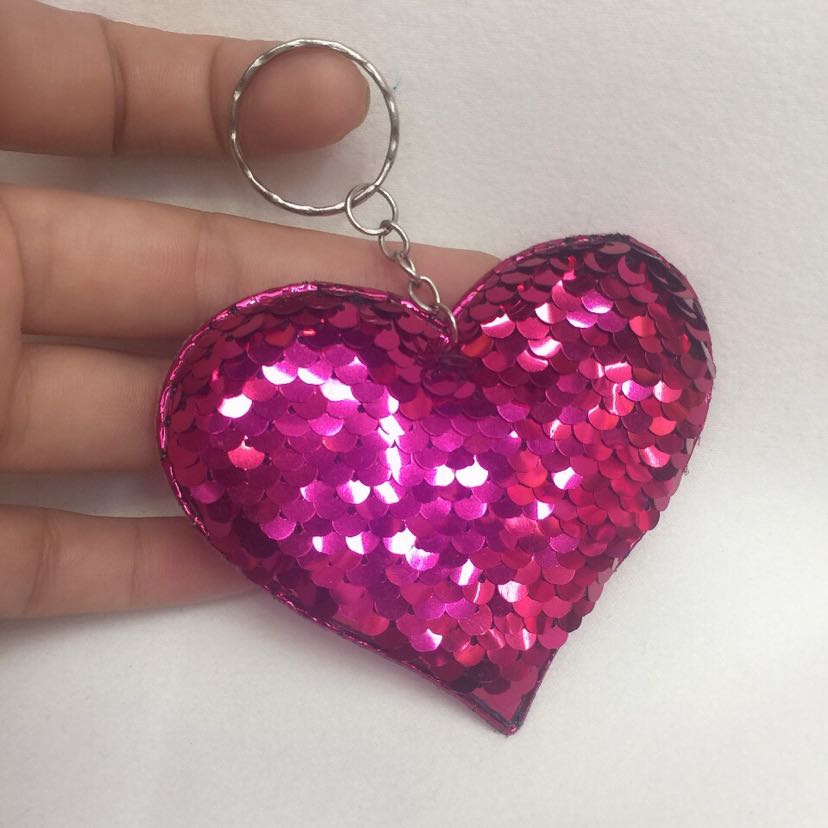 Valentine's Day bestseller: Single-sided heart-shaped sequined pendant, keychain, Valentine's Day accessory, heart-shaped pendant Application Scenario