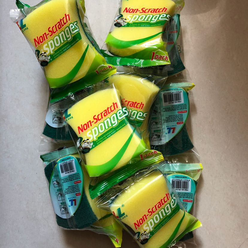 One sponge scouring pad, a waist-shaped sponge scouring pad, a string of sponge cleaning blocks