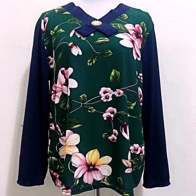 The best-selling butterfly collar beauty stripe long-sleeved fashionable middle-aged and elderly women's printed T-shirt