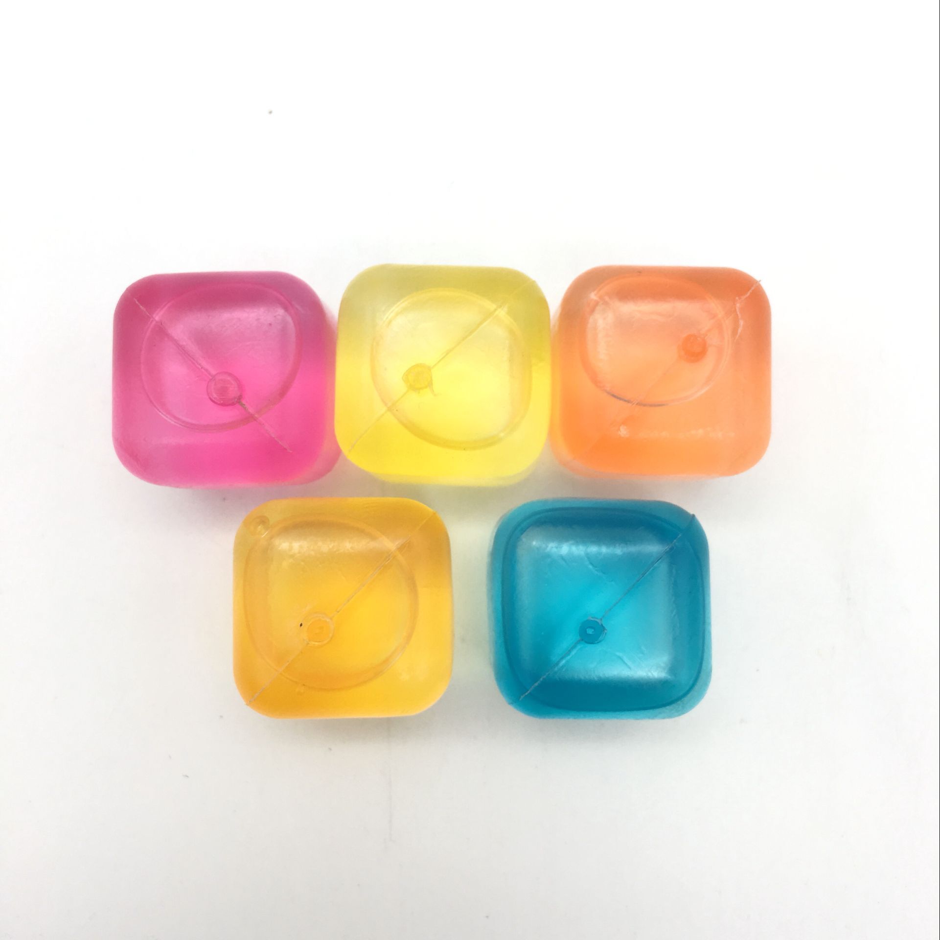 Sunshine Department Store's quick-frozen block ice cubes can be reused. Ice cube circulation ice cubes and ice cube molds Specification image