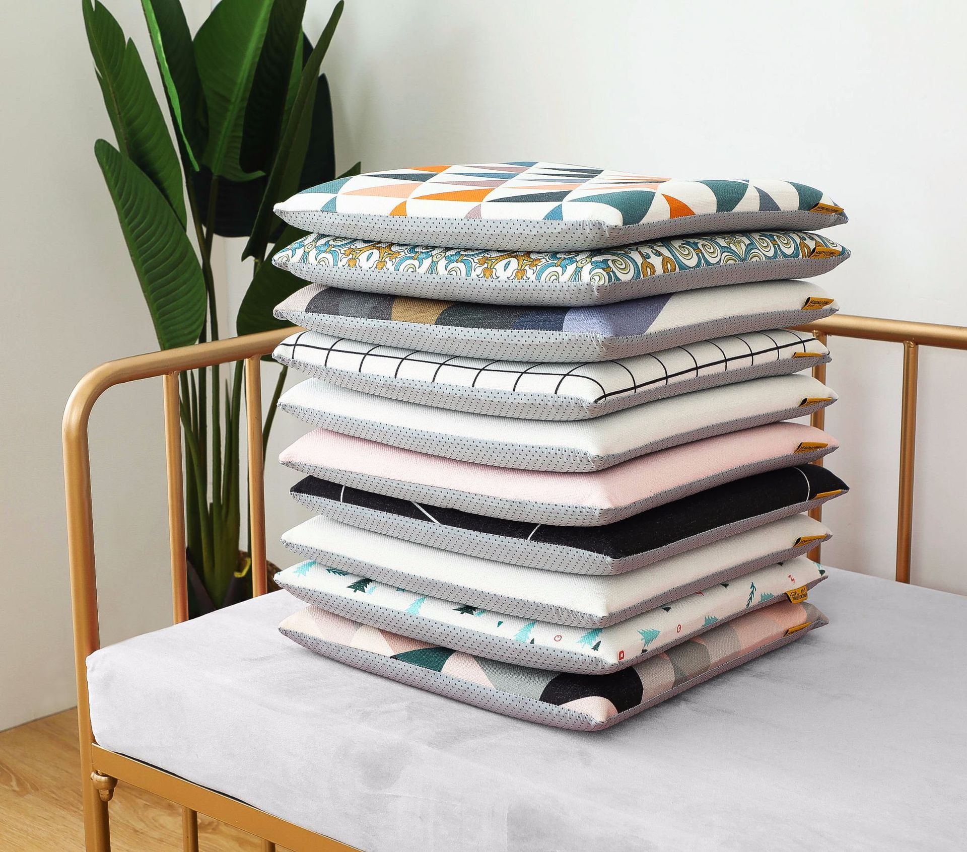 Cotton and linen digital printed seat cushion, high resilience memory foam anti-slip seat cushion, chair cushion, tatami cushion details Picture