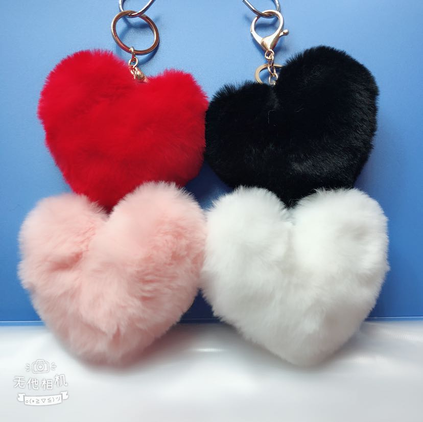 Plush toy Valentine's Day pendant, plush pendant, fur ball heart pendant, plush heart keychain Application Scenario