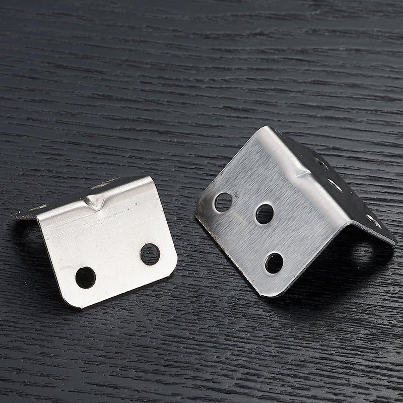 Wholesale of stainless steel right-angle brackets for hardware accessories, furniture fasteners, and stainless steel L-shaped Angle brackets Application Scenario