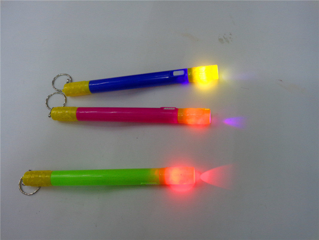 Yiwu children's plastic toys, flashlights, keychains, gifts, night lights, golden hoop rods, street stall supply, factory direct sales Specification image