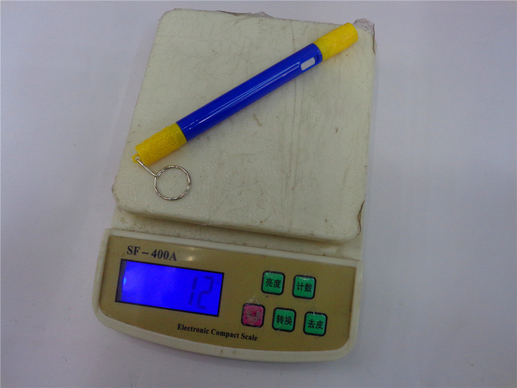 Yiwu children's plastic toys, flashlights, keychains, gifts, night lights, golden hoop rods, street stall supply, factory direct sales Application Scenario