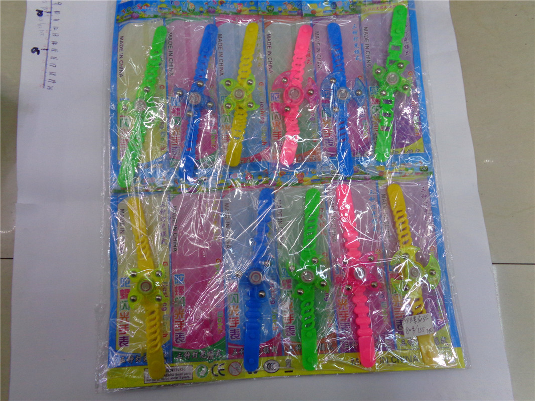 Yiwu children's plastic toys, flashlights, keychains, gifts, night lights, wristbands, gyroscopes, street stall supply, factory direct sales