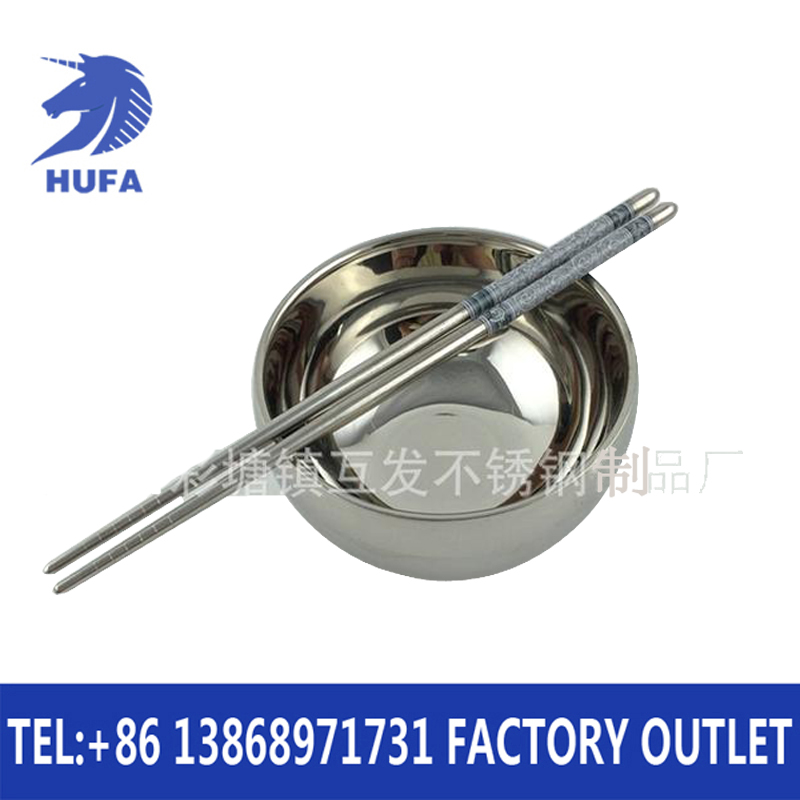 A set of 8 pieces of bowls and chopsticks