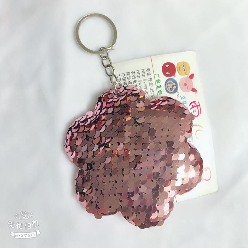 Plush toy pendant, single-sided sequin pendant, ultrasonic embossed accessory, small flower sequin pendant, gashapon box set Application Scenario