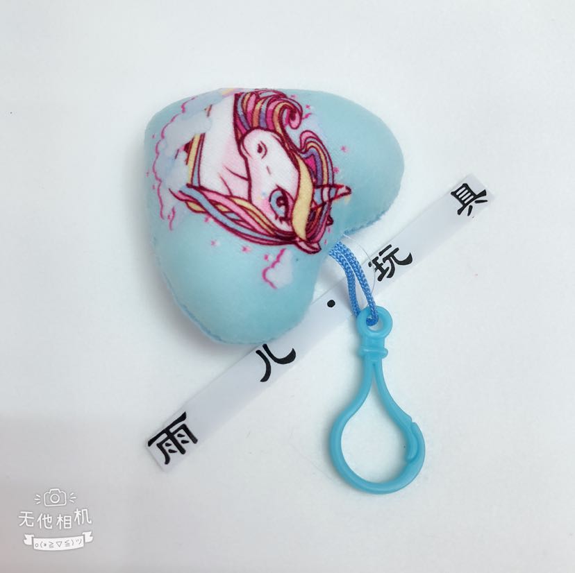 Unicorn pendant, plush toy pendant, heart-shaped unicorn printed keychain Specification drawing