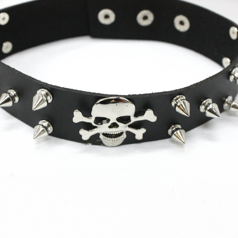 Aliexpress European and American fashion versatile necklaces, black pu necklaces, women's collarbone chains, round bead neck chains, neck chains wholesale Application Scenario