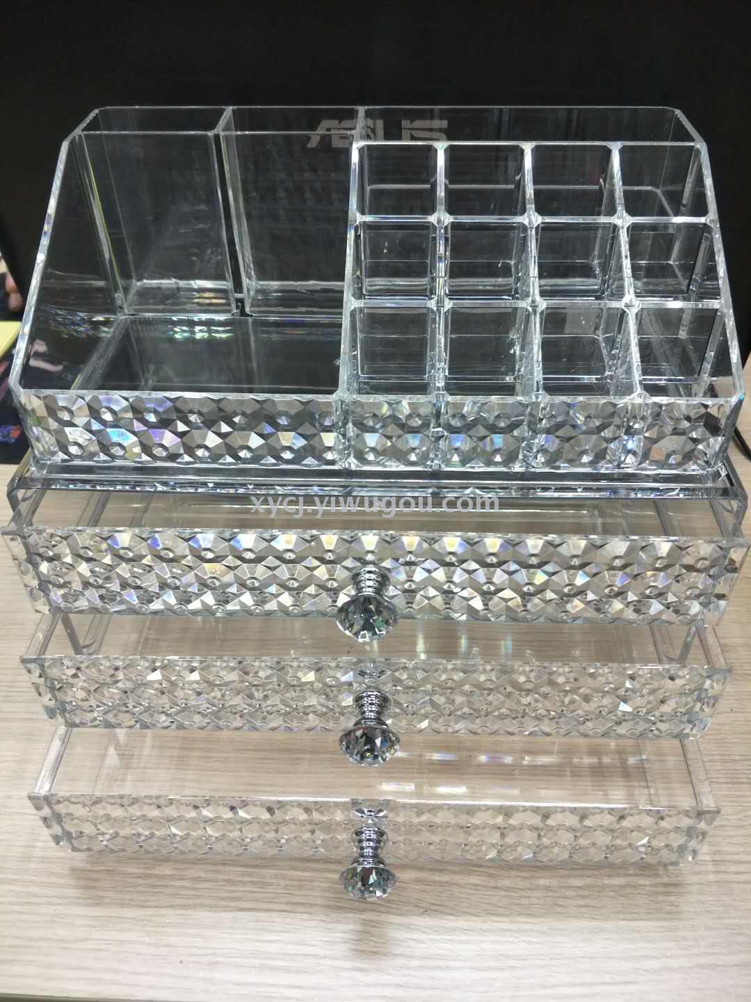 New plastic cosmetic box diamond-faced cosmetic display stand in transparent color Specification image