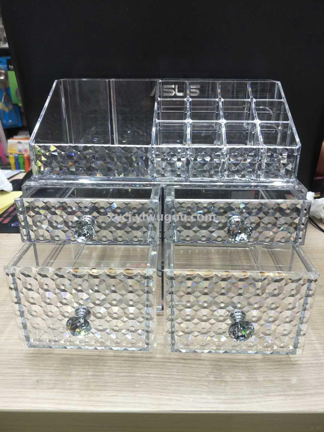 New plastic cosmetic box diamond-faced cosmetic display stand in transparent color