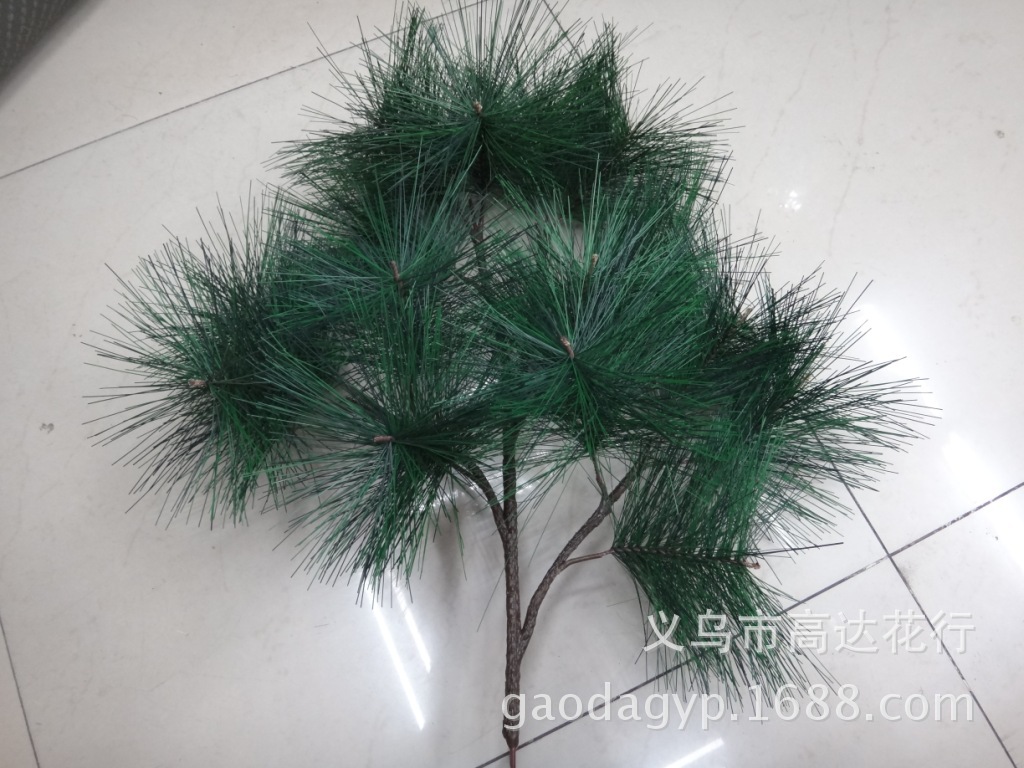 Artificial pine branches, artificial pine branches, signal towers, Christmas trees, artificial tree branches, decorative vines, Yiwu manufacturers details Picture