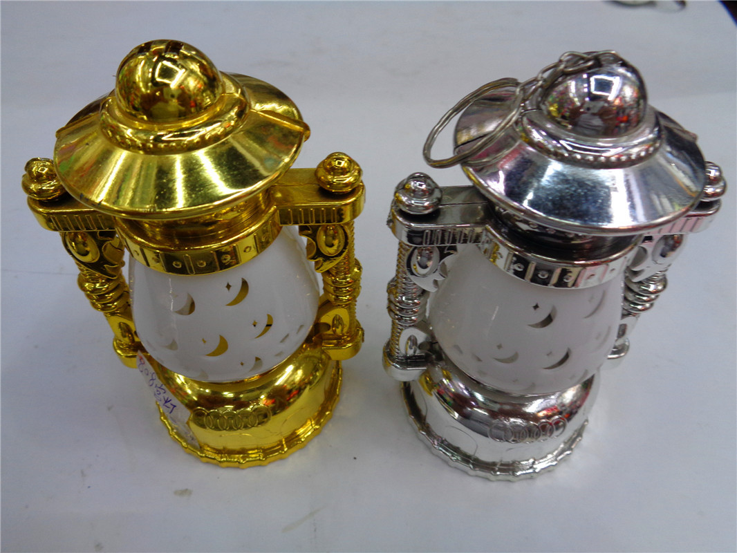 Yiwu children's plastic toys, flashlights, keychains, gifts, night lights, 808 palace lanterns, street stall supply, factory wholesale