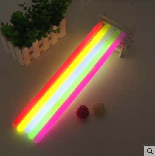 New bestsellers of large-sized glow-in-the-dark sticks, 10 pieces each, 15*350, for street vending. Glow-in-the-dark sticks and luminous sticks are selling well full figure