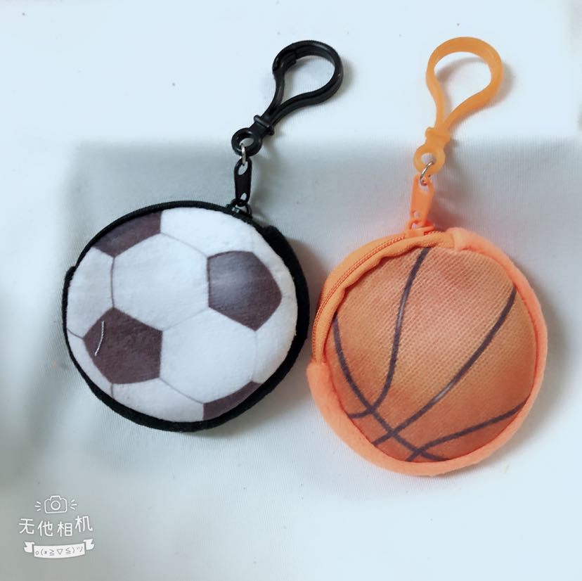 Football wallet, plush coin purse, keychain wallet, 8cm small wallet Application Scenario