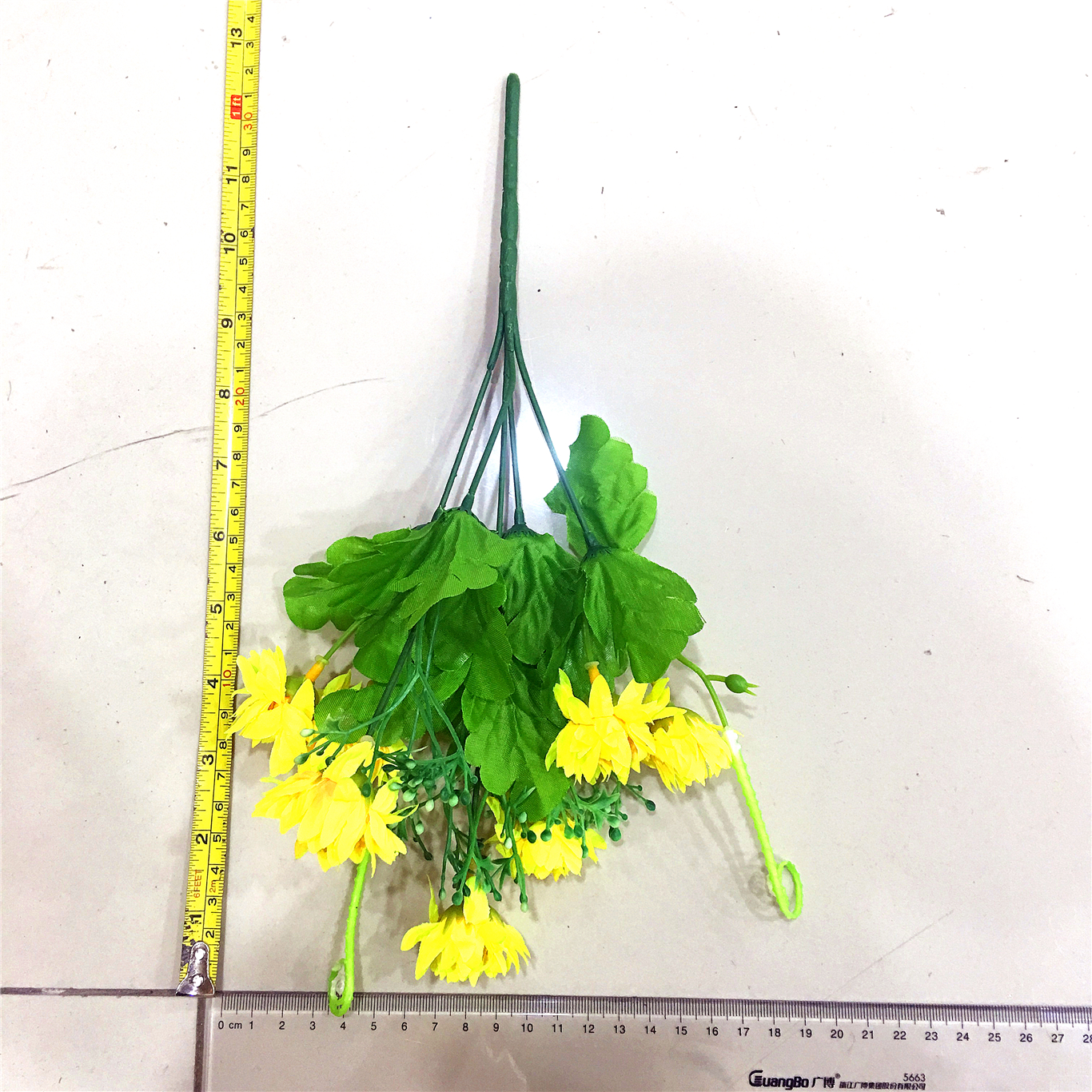 Five-pronged rose and chrysanthemum artificial flower details Picture