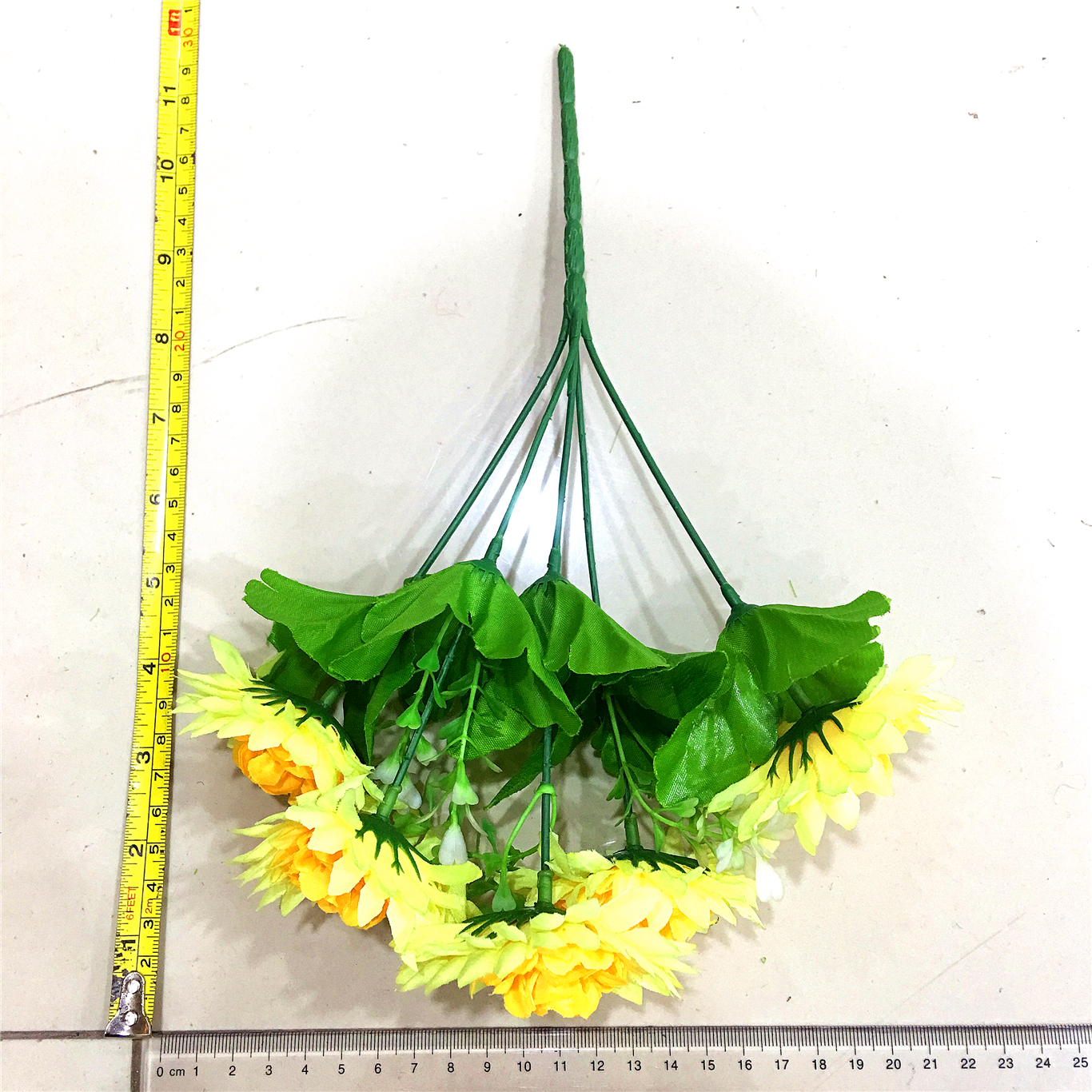 Five artificial artificial flowers of the "pile heart Chrysanthemum" details Picture