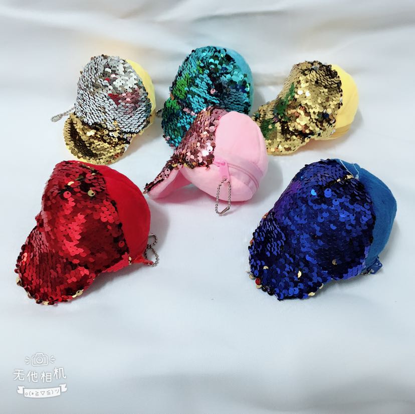 Plush toys, plush coin purses, plush wallets, sequined hats, wallets, sequined keychains, bags details Picture