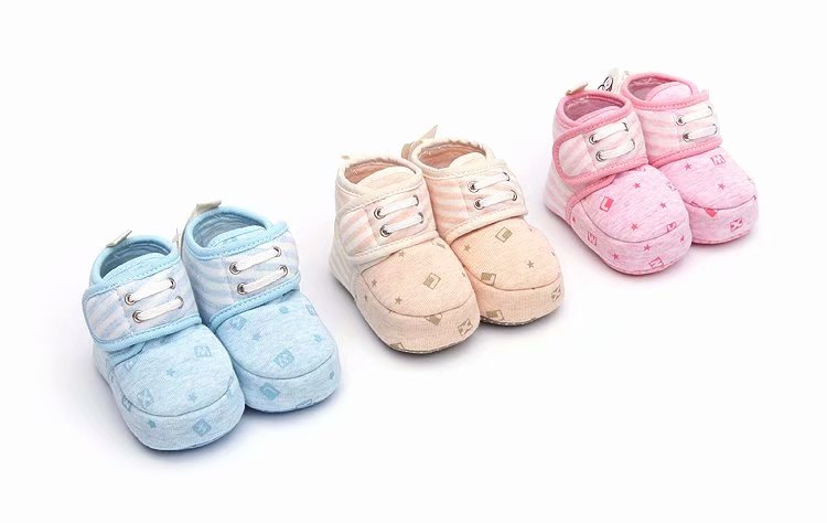 The decorative print on the bag of the Schliva autumn baby shoes Application Scenario