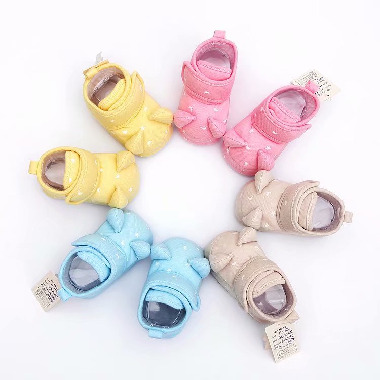 Sherry's autumn baby shoes feature two colorful small corners Application Scenario