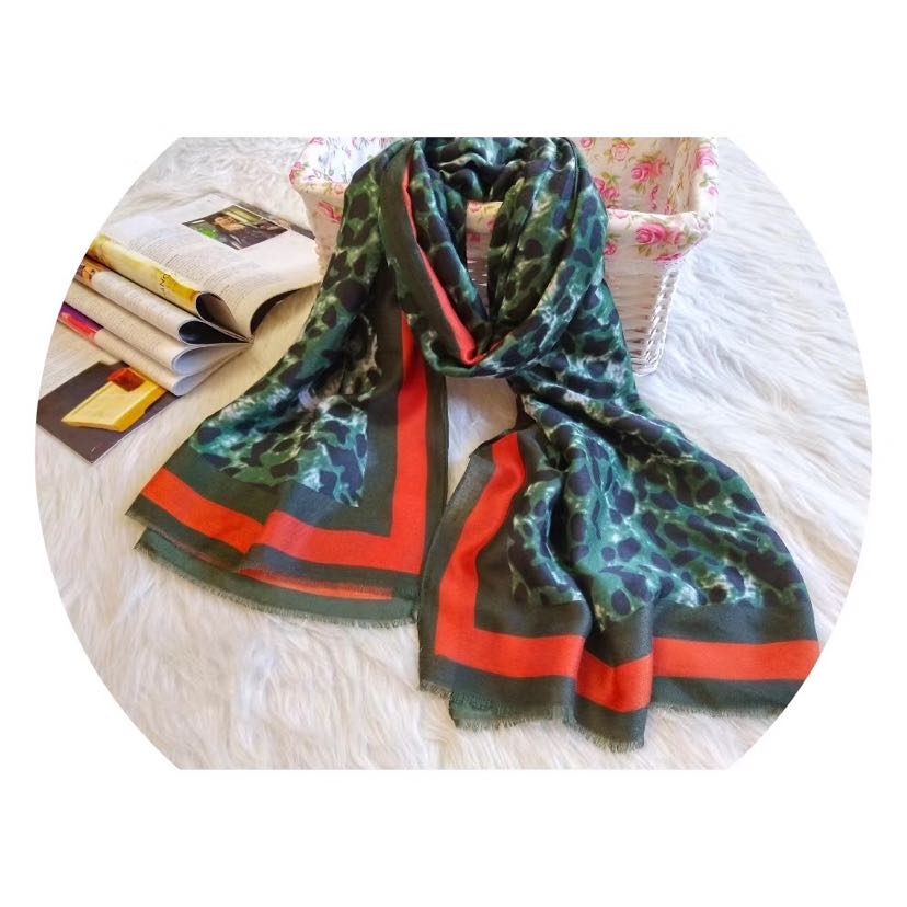 Satin trimmed red striped leopard print scarf Application Scenario