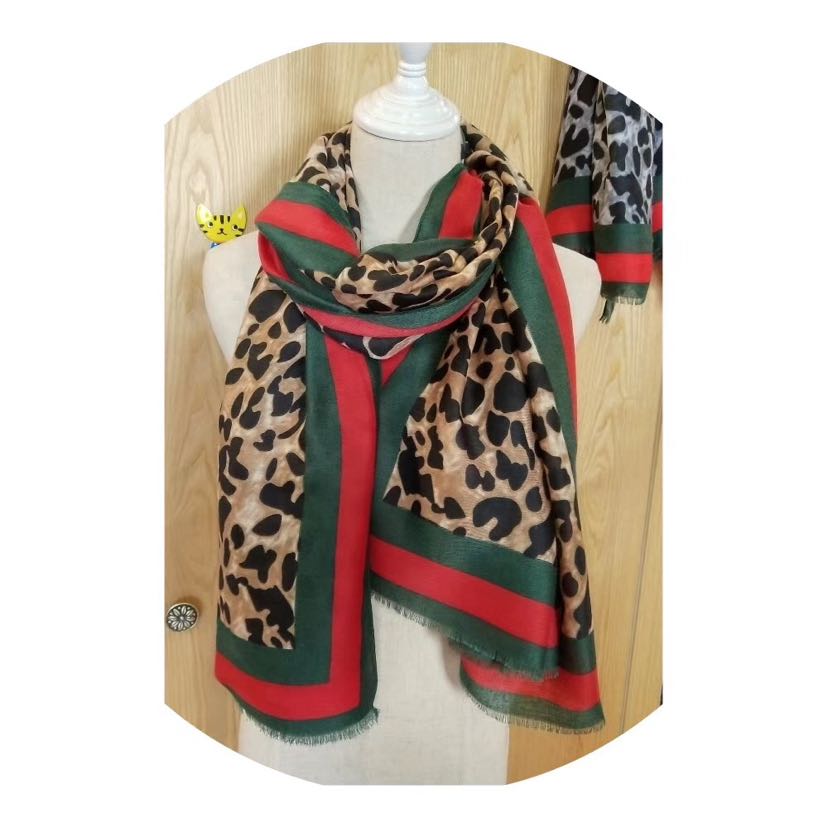 Satin trimmed red striped leopard print scarf Specification image