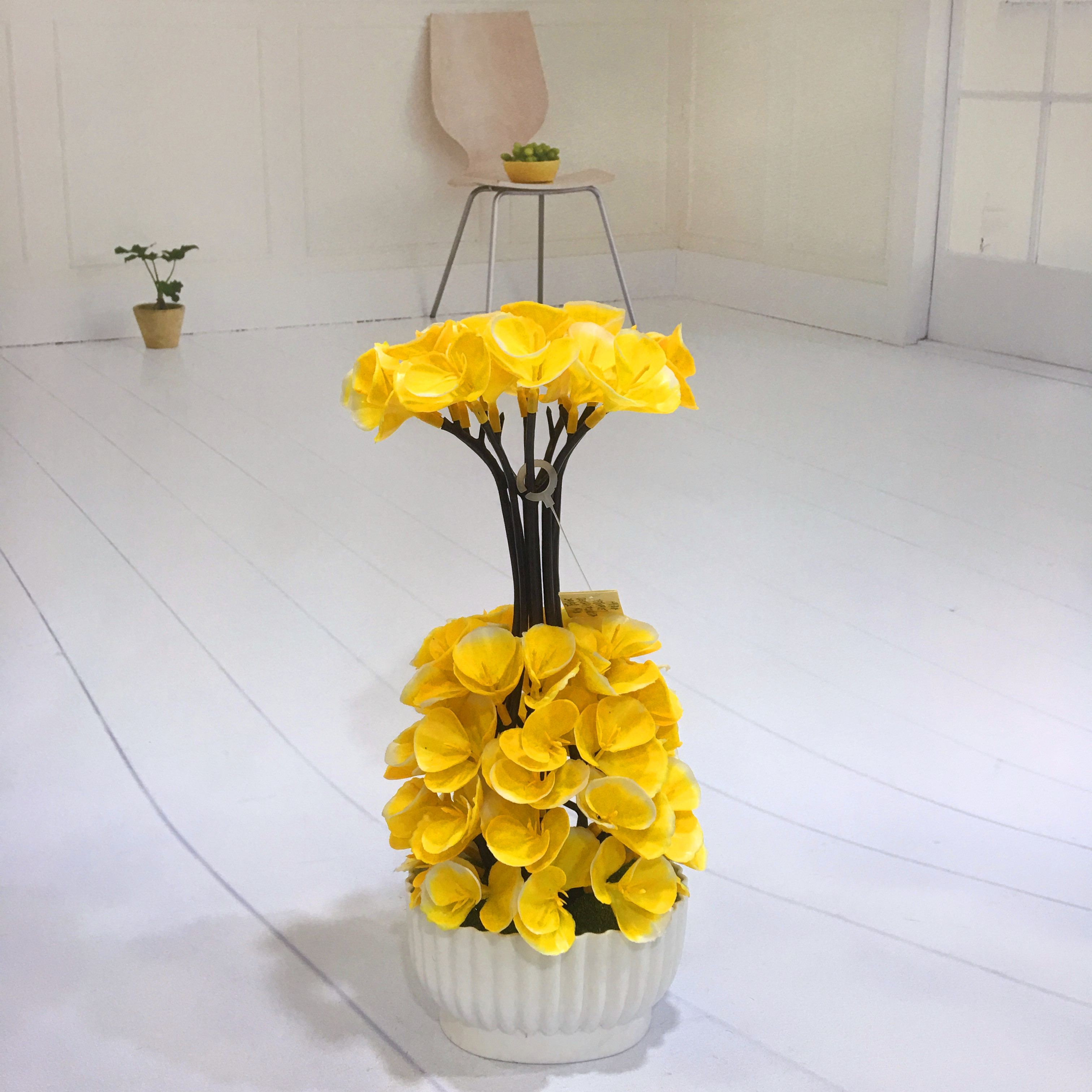 Mini artificial bonsai flowers, small potted plants, factory direct sales of artificial flower plants Application Scenario